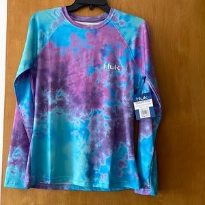 HUK Fishing NWT Women’s M Tie Dye Pursuit top